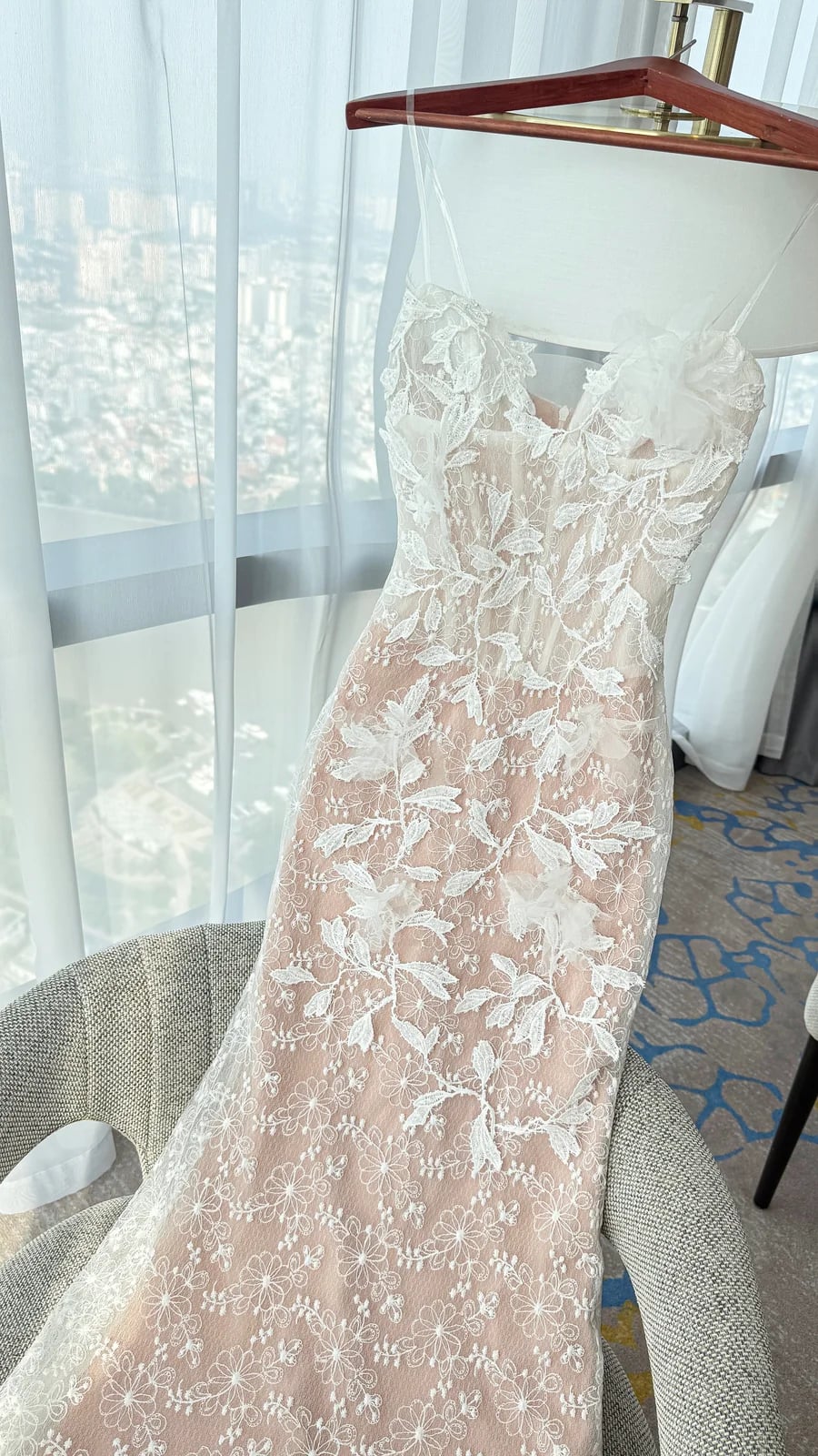 Aurora, appliqué detail