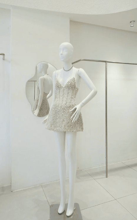 Colette, side view
